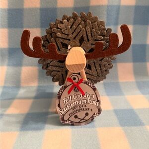 Wooden Reindeer with Felt Coasters 8 Piece Set NWT